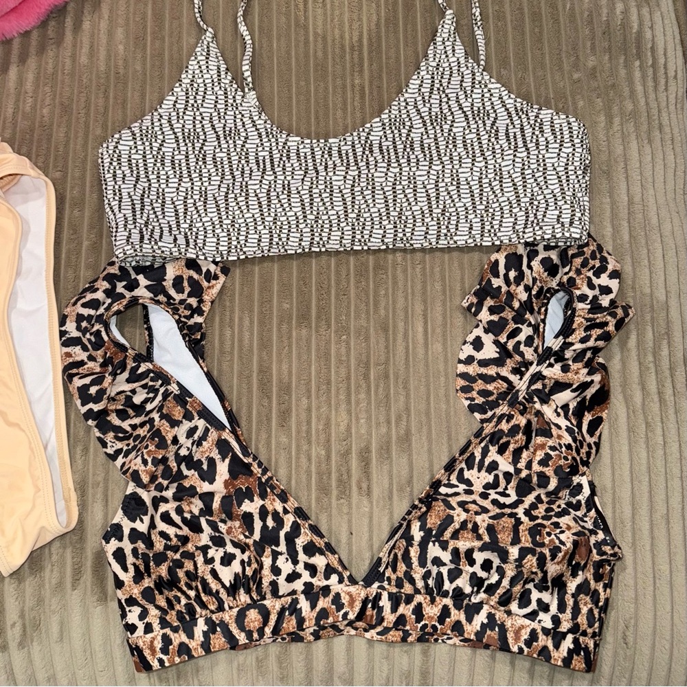 Missguided Bathingsuit Bundle- Women’s US Size 10 & 12 - Picture 2 of 9